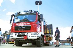 Die Freiwillige Feuerwehr Niendorf/Ostsee veranstaltet am Freitag und Samstag wieder ihr traditionelles Promenadenfest. (Foto: Archiv)