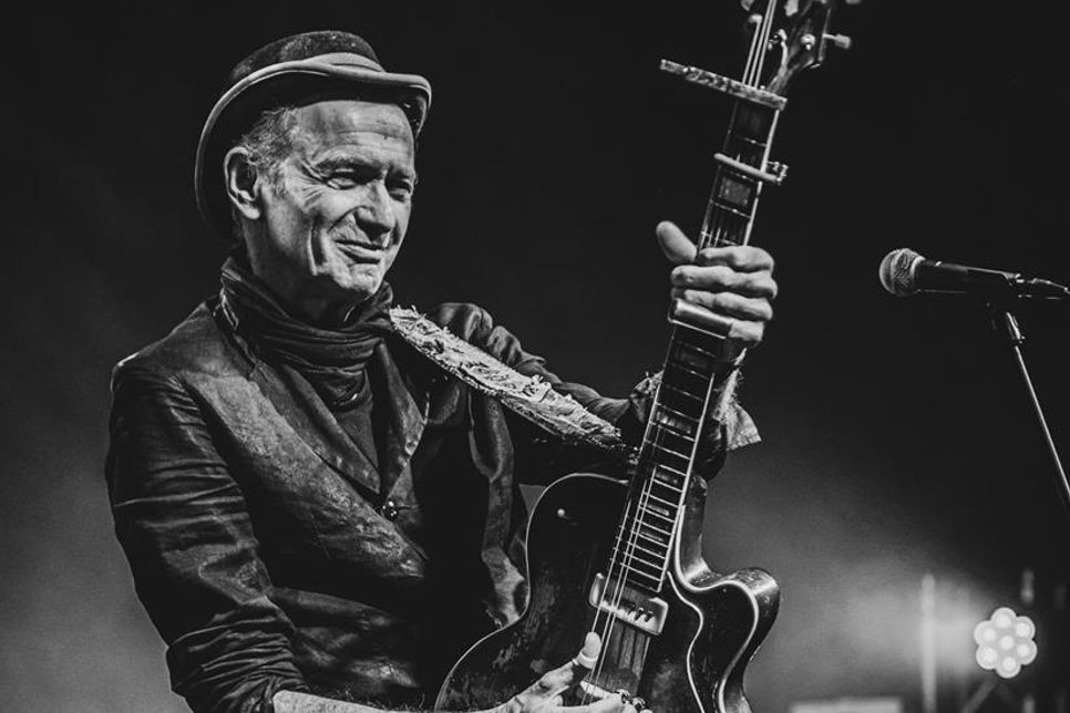 Abi Wallenstein zählt zu den herausragendsten Bluesgrößen Europas.