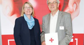 Seit fünf Jahrzehnten Blutspender: Dieter Klies wurde vom DRK für 175 Spenden geehrt