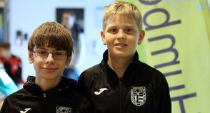 Die Jungschützen Oliver Meisburger (lks.) und Tjalf Schöning.