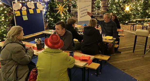 Kleine Gesprächsrunden mit Menschen unterschiedlicher Generationen: Die Atmosphäre war offen, zugewandt und respektvoll - auch bei Themen, die als streitbar gelten.