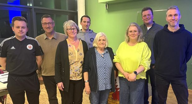 Das Vorstandsteam mit Moritz Meyer (Beisitzer), Alexander Wengelewski (Vorstand Finanzen), Anett Virsnitis (Vorstand Sport), Gabriele Thiele (Vorstand Verwaltung), Beisitzerin Daniela Krüger, Jonas Klemens (Ehrenrat) sowie Beisitzer Oliver Schlepitz (v. lks.)