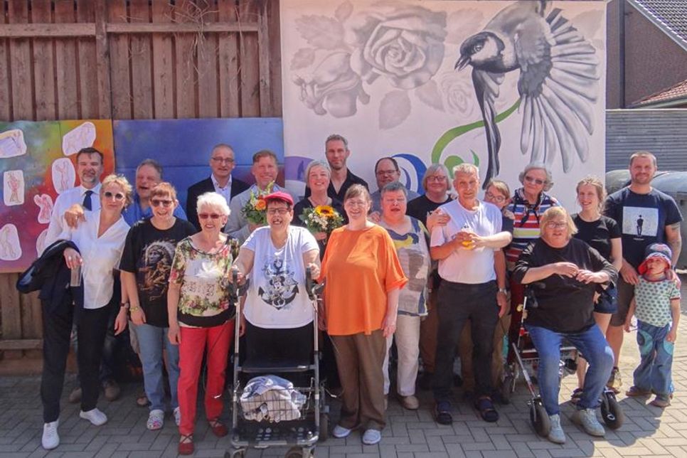 Die Teilnehmenden des inklusiven Graffiti- und Kreativprojektes.