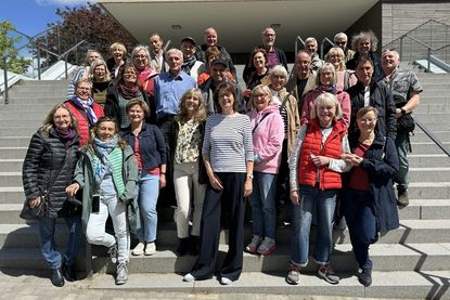 Nach 45 Jahren trafen sich die ehemaligen Klassenkameradinnen und -kameraden am Küstengymnasium wieder.