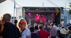 Drei Tage lang gibt es ein abwechselndes Musikprogramm auf dem Seebrückenplatz.