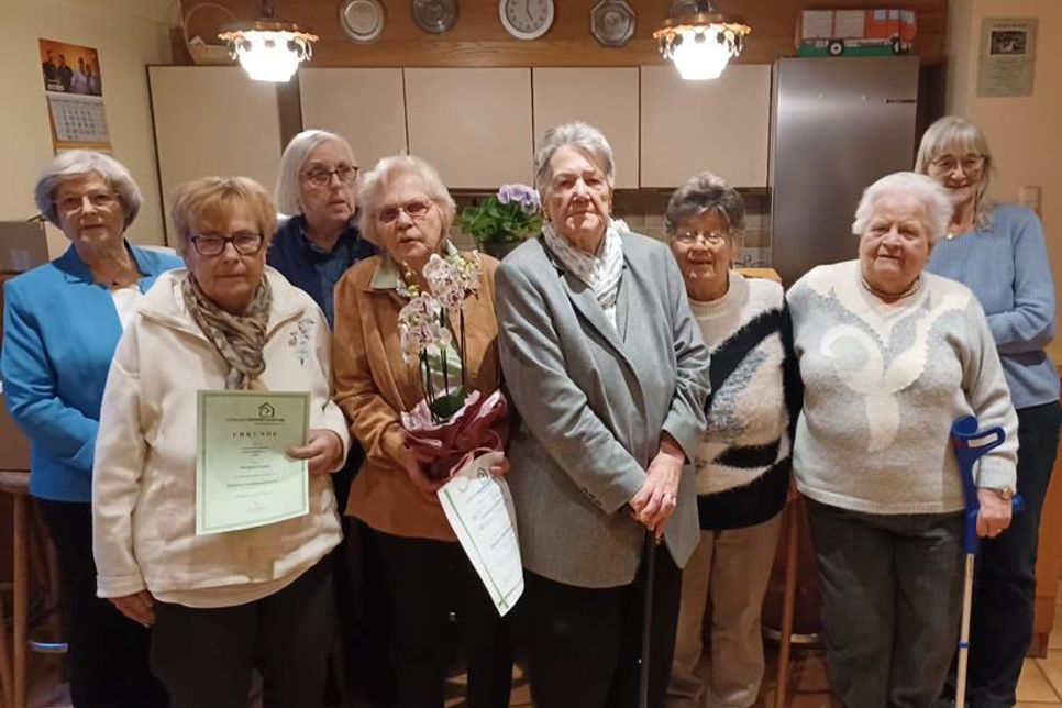 Die Frauengruppe der Siedlergemeinschaft Bliesdorf mit Monika Ebel, Margret Gosch, Elke Wulf, Christa Markmann, Hella Hübner, Hilde Beckmann, Rita Roth und Bettina Sellin (v. lks.).