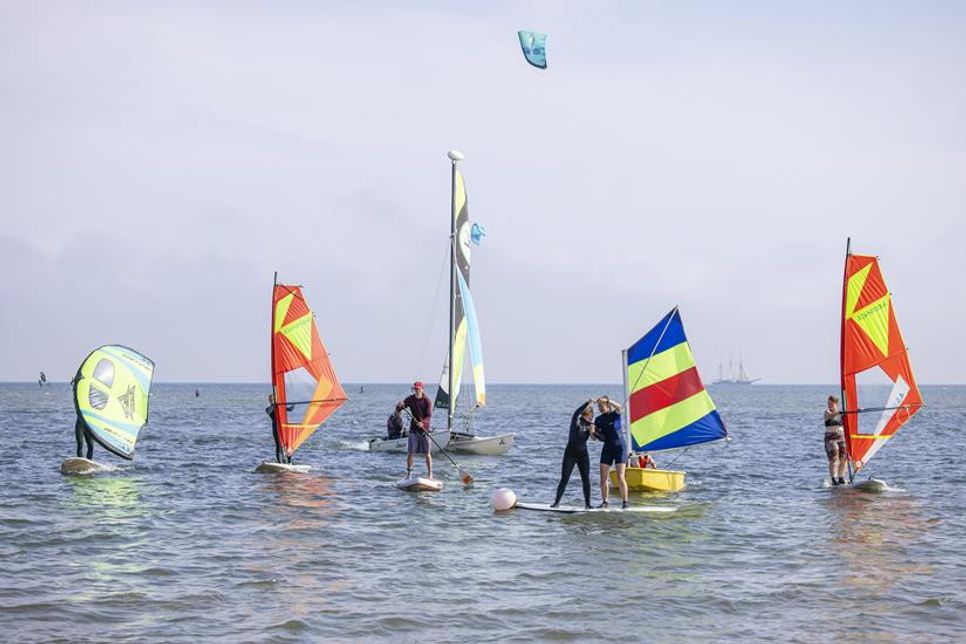Wassersport bei Waves and Soul Pelzerhaken. (Foto: www.luebecker-bucht-ostsee.de)