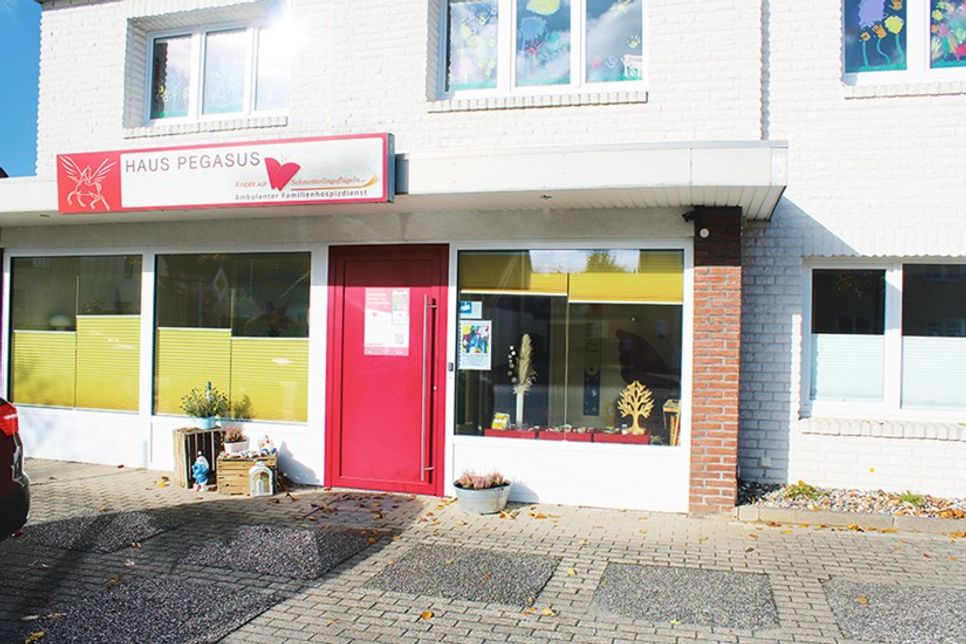 Das „Haus Pegasus“ ist Sitz der „Kinder auf Schmetterlingsflügeln e.V.“. Hier entstand die Idee, einen Förderverein zu gründen.