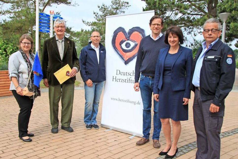 Andrea Elisabeth Brunhöber, Günther Struck, Tino Jordt, Prof. Dr. Peter Radke, Dr. Tordis Batscheider und Frank Kaiser (v. lks.) kämpfen für die Herzgesundheit.