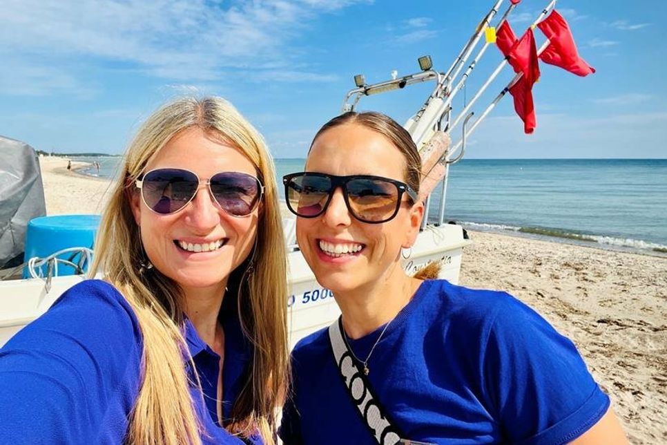 Eure Reiseleiterinnen heißen wie immer Gesche Muchow (lks.) und Kristina Kolbe.