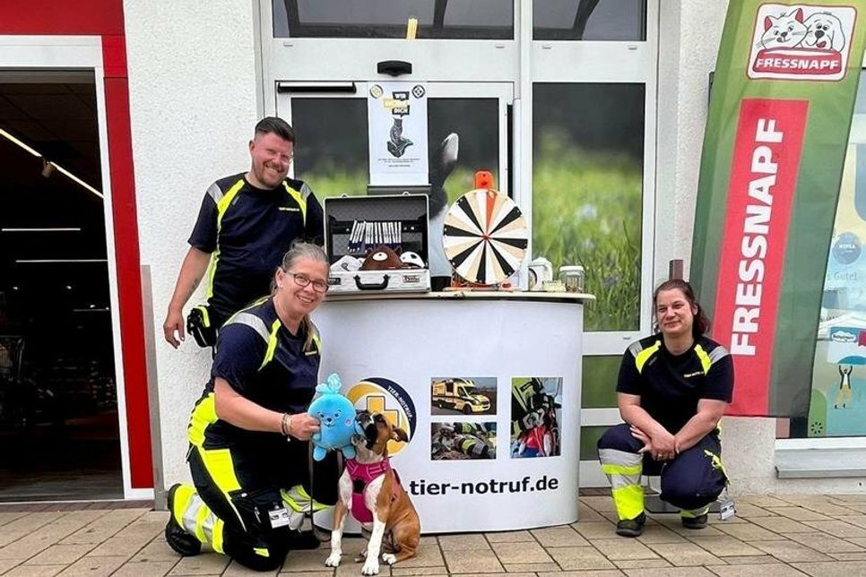 Am Pfingstmontag war die Hilfsorganisation bei Fressnapf in Grömitz zu Besuch.