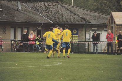 Sechs Dersauer Treffer fielen in Laboe.
