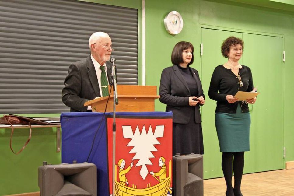 Beatrix Spiegel, Dr. Tordis Batscheider und Sönke Sela führten durch die Feierstunde.