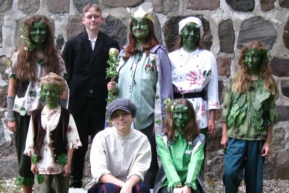 Nike, Farina (vorne v. lks.), Lisa, Paul, Hanna, Sophia, Naja (hinten v. lks.).