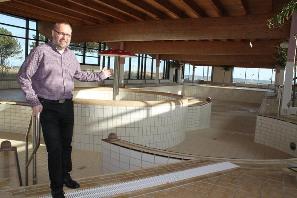 Das große Becken im Dahmer Schwimmbad ist seit Juni geschlossen. Derzeit denken Bürgermeister Harald Behrens und die DWG über eine alternative Nutzung nach. Die CDU favorisiert weiterhin den Erhalt.