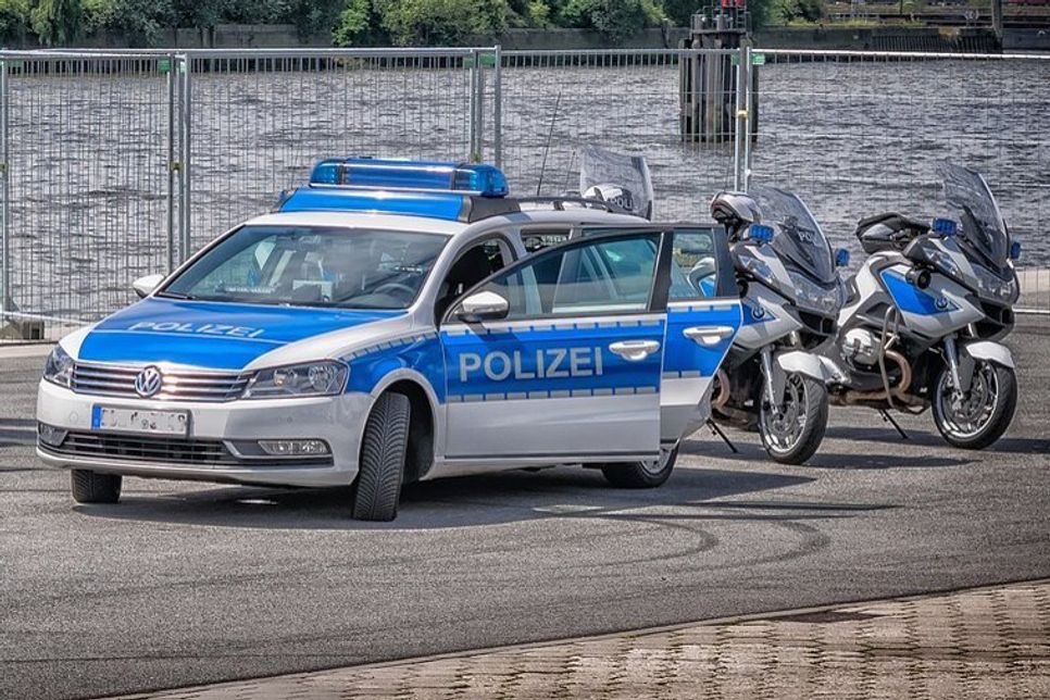 Die Polizei sucht Zeugen.