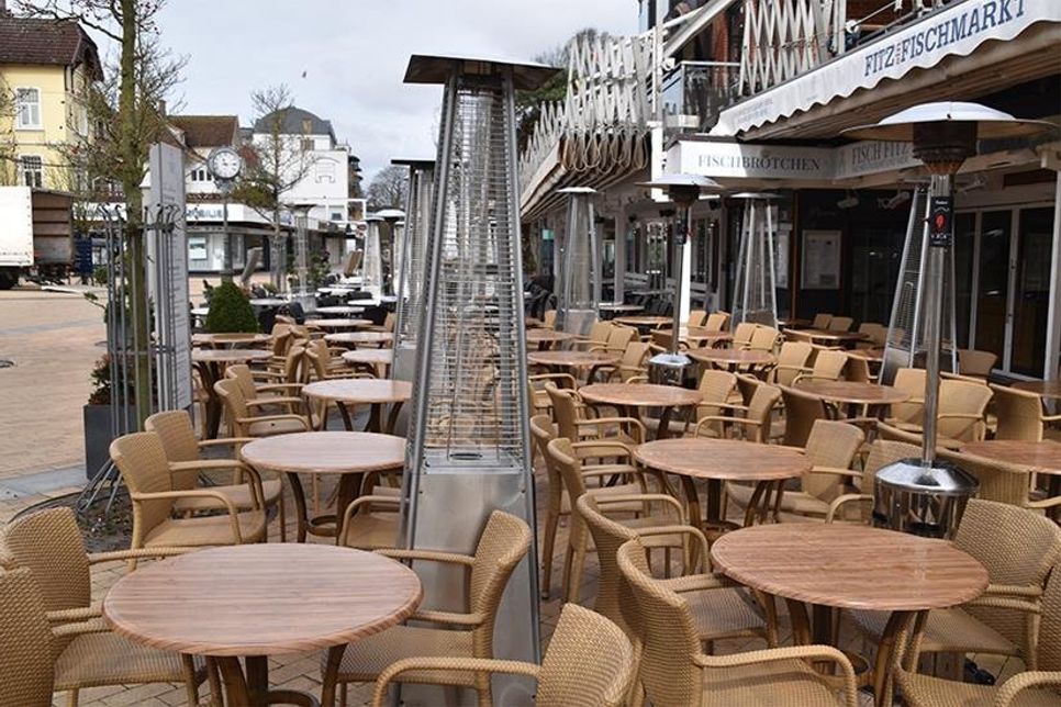 Das leere Zentrum von Timmendorfer Strand, wo sonst auf der Promenade und in den Cafés immer Betrieb ist.