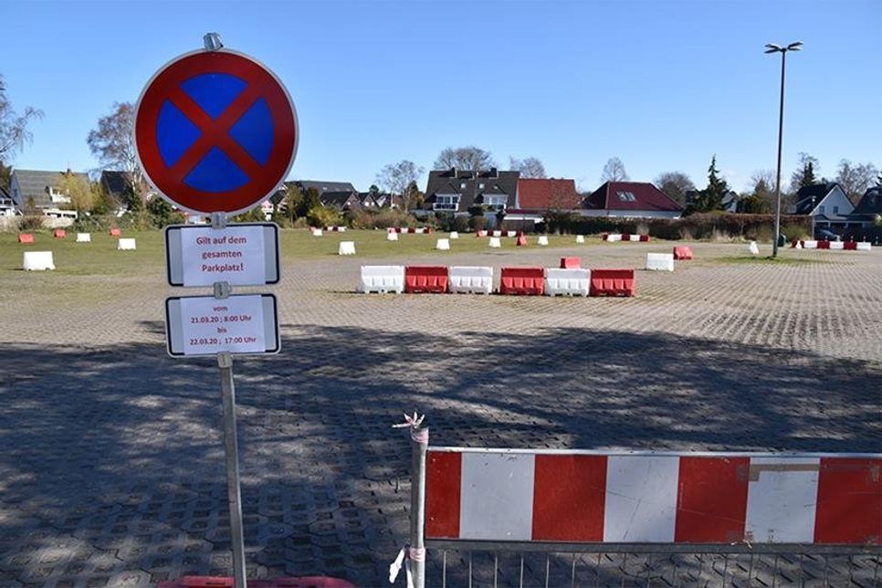 Der gesperrte Wiesenweg-Parkplatz in Timmendorfer Strand.