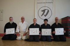 Die älteren Teilnehmer nach bestandener Prüfung: Guido Gebauer, Karl-Heinz Lübcke, Harald Trentepohl, Thien-An Nguyen und Sven Johannßen (v. lks.).