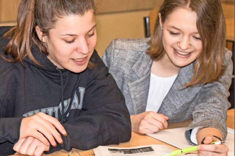 Individuelle Betreuungsmöglichkeiten und unterschiedliche Förderangebote führen die Schüler erfolgreich zum Ziel.