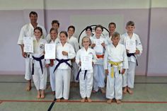 Am letzten Trainingstag vor den Sommerferien fanden im Dojo Gurtprüfungen statt. Unter den strengen Augen von Prüfer und Dojo-Leiter Peer Frasch, 3. Dan, legten folgende Schüler ihre Prüfungen ab: 7. Kyu Jannick Bendtfelt, 5. Kyu Selin Öker, Vivien Knoppik, Emeyl Dohrmund, Jesper Scheil. Bereits im Mai legten Edin Hyseni und Jannic Biallas zum 8. Kyu, Gentiana Hyseni, Nico Bendtfeldt, Margret Domehl und Holger Jankowski zum 7. Kyu, Anastasija Karaman zum 4. Kyu und Tim und Jonas Kozian sowie Radovan Karaman zum 3. Kyu erfolgreich ihre Prüfung ab. (red)