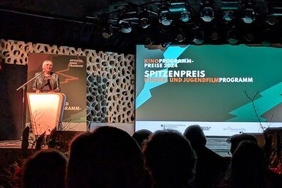 Kulturstaatsministerin Claudia Roth würdigt in ihrer Rede die kulturelle Bedeutung der Kinos.