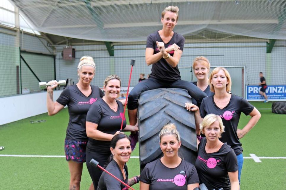 Das Team von Muddivation: Betsy Lübcker, Nicole Hagen, Carola Reinke, Nadine Fisler, Svenja Muchow, Katinka Walther, Annabelle Geißler und Marina Schmidt (v. lks.). Nicht mit auf dem Bild Anja Dohm.