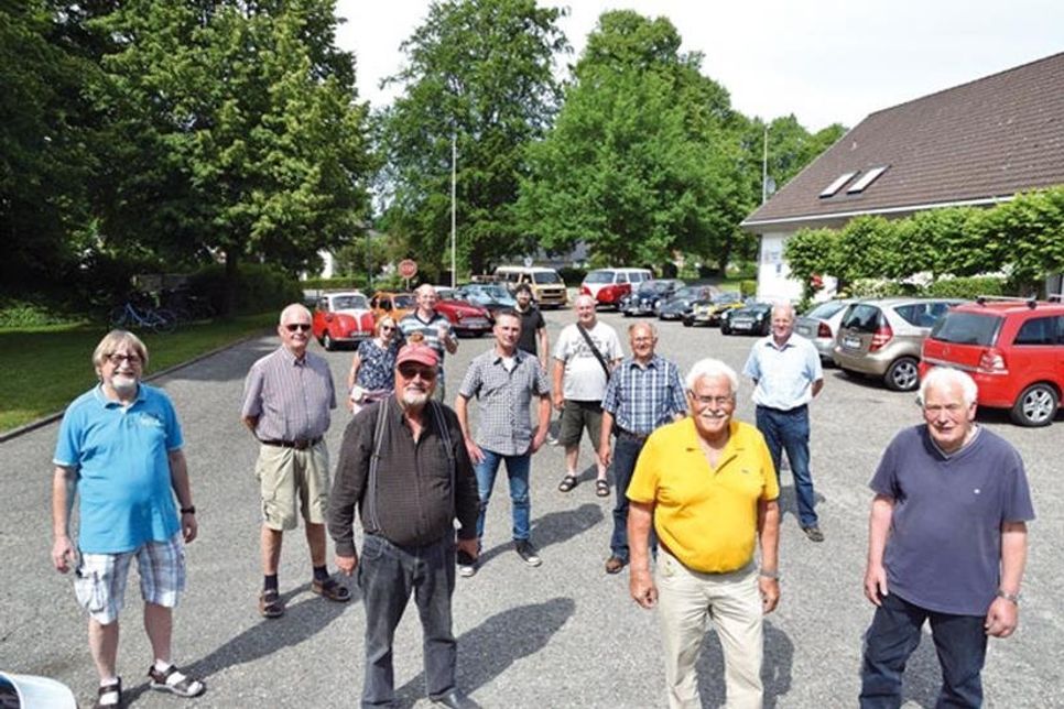 Mit einer ganzen Reihe historischer Fahrzeuge macht sich der Preetzer Oldtimerstammtisch bei sonnigem Wetter gern zu Ausfahrten auf den Weg.
