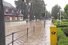 Überflutete Straßen in Timmendorfer Strand, hier die Strandallee Höhe Landhaus Carstens. (Foto: Benjamin Gradert)
