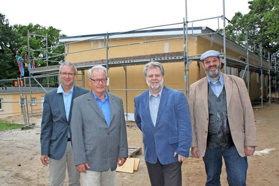 Die vier Bürgermeister des Amtes Ostholstein-Mitte (v. lks.): Hans-Peter Zink (Altenkrempe), Hans-Alfred Plötner (Schönwalde), Rainer Holtz (Schashagen) und Volker Weidemann (Sierksdorf).