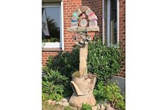 Die Skulptur steht vor dem Haus Nummer 5. (Foto: Freddy Montalvo)