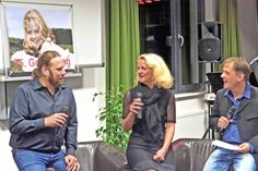 Zur Freude des Gala-Publikums entlockte Mario Würz den beiden Kindern Heidi Brühls im Interview manche Geschichte über ihre Kindheit und ihre Mutter.