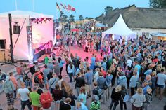 Tolle Stimmung auch am Samstag mit „Projekt Caramba“. (Foto: Torsten Medloff)