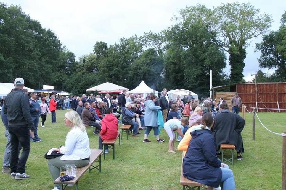 Gespanntes Warten auf den Königsschuss.