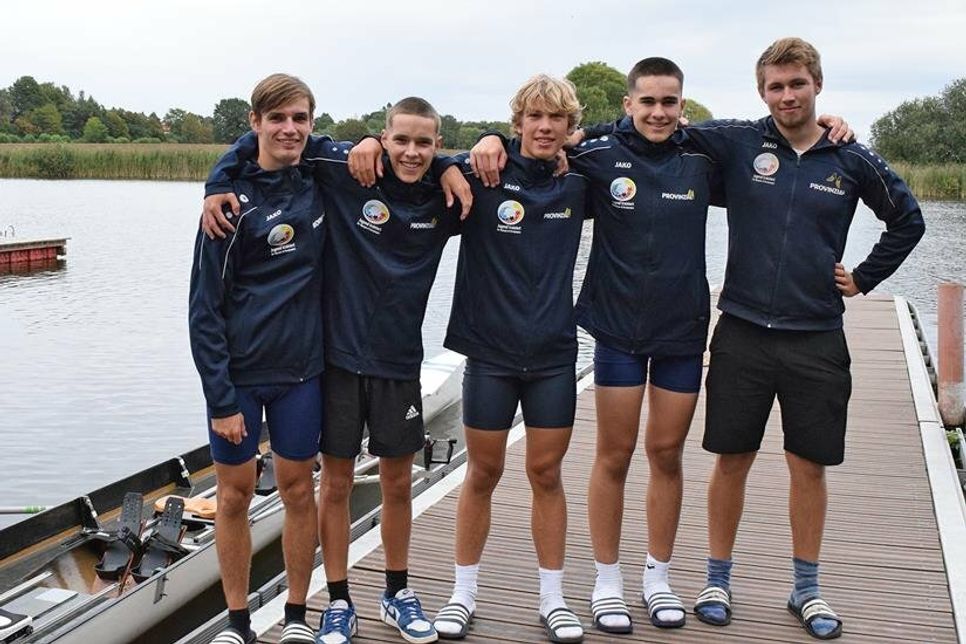 Haben sich für das Herbstfinale in Berlin eine vordere Platzierung als Ziel gesetzt: Simon Purrucker (v.l.), Max Tode, Miklas Scheer, Benjamin Hochstuhl und Trainer Mark Neumann-Neurode