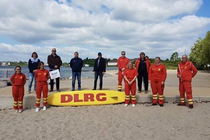 Die ausgezeichneten Aktiven der DLRG Neustadt mit der Vorsitzenden Regina Block (3. v. re.).