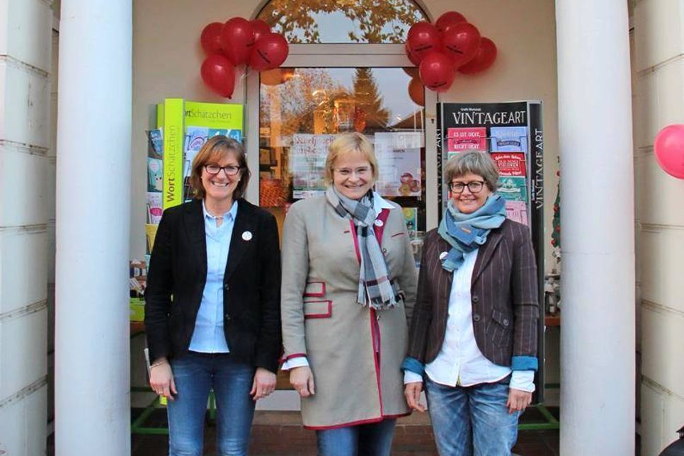 Inhaberin Susanne Bimberg Nittritz (Mi.) mit ihren Mitarbeiterinnen Sabine Landgrebe (lks.) und Christiane Klause de Pupka.