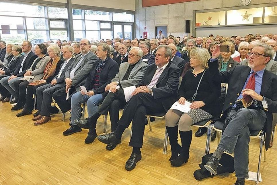 Wie gewohnt war die Mensa beim Neujahrsempfang wieder bis auf den letzten Platz gefüllt.