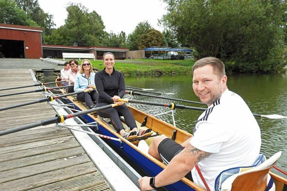 Unter bester Anleitung: In zwei Vierern mit Steuermann geht es auf den See.