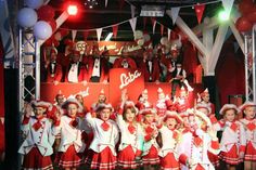 Die kleine Garde eröffnete die Party am Samstagnachmittag.