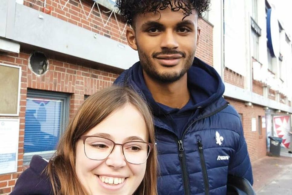 KSV-Fan Valena freute sich über ein Seydel-Trikot.