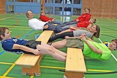 Anstrengend und lustig: Bauchmuskeltraining als Vorbereitung fürs „Raushängen“ beim Segeln.