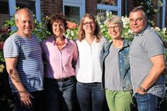 Der Vorstand: Mano Salokat, Beatrix Spiegel, Sabine Stryga, Tamara Weegé-Esmann und Richard Dippel (v. lks.).