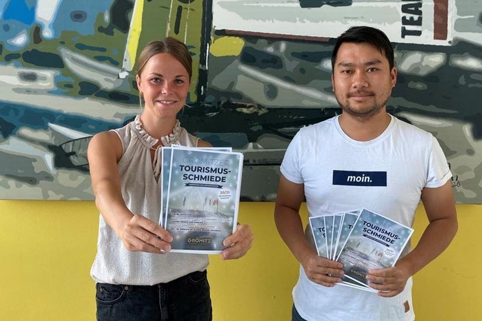 Jacqueline Felsmann und Thuan Nguyen vom Tourismus-Service Grömitz freuen sich auf spannende Workshops und zahlreiche Teilnehmer.