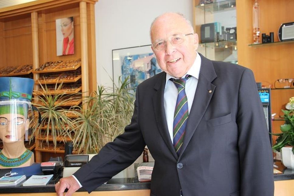 Inhaber Karl-Eberhard Peters konnte am 1. September 2020 auf stolze 50 Jahre „Optik Peters“ zurückblicken.