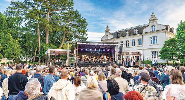 „OstseeTalent goes music 2026“: Großes Finale am 17. Juli auf dem Timmendorfer Platz