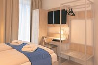 Blick in die „Kajüte“: Die komfortablen Doppelzimmer gehören zu den drei Zimmerkategorien im „Fairschlafen“. (Foto: Lukas Zilian)