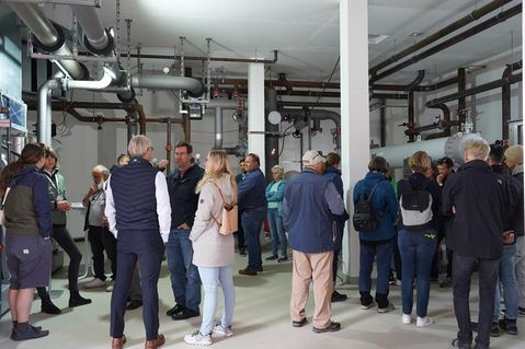 Viele Menschen kamen in die Energiezentrale und haben sich informiert.