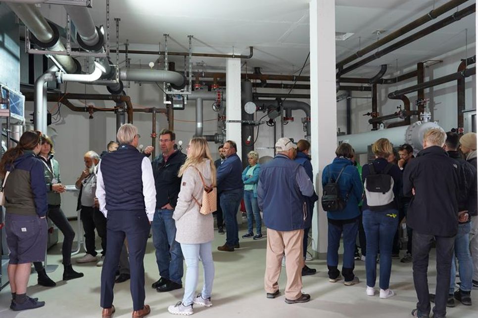 Viele Menschen kamen in die Energiezentrale und haben sich informiert.
