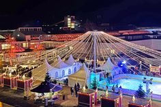 Auch von oben wirkt der Weihnachtsmarkt sehr einladend.